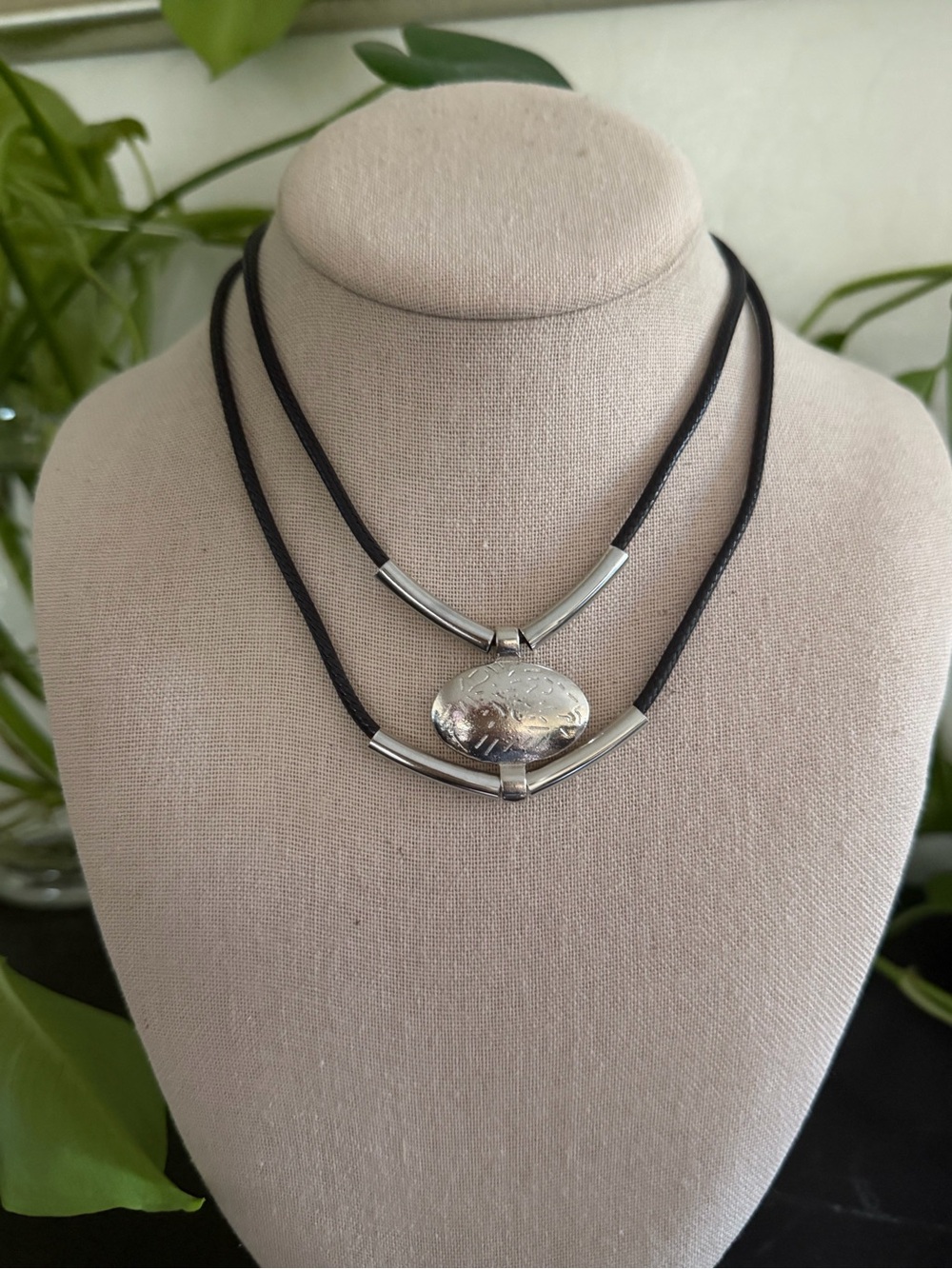 Vintage 90’s Y2K Silver-Tone Oval Pendant Black Cord Multi Strand Necklace